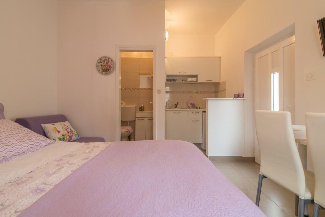 Emma & Toni Apartment Biograd Na Moru Room photo